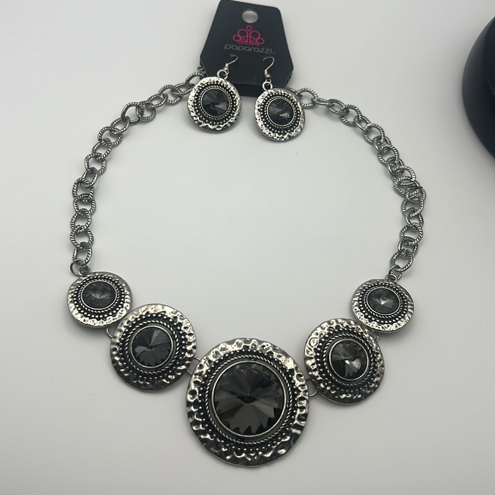 Paparazzi Silver and Black Statement Necklace - Picture 3 of 3